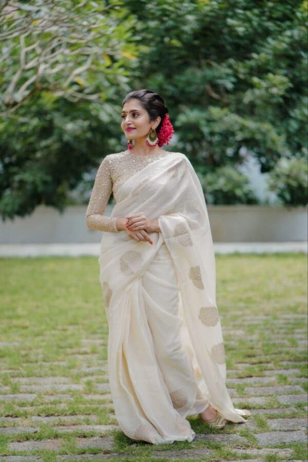 KERALA LINEN (IVORY LINEN SAREE) - Image 2