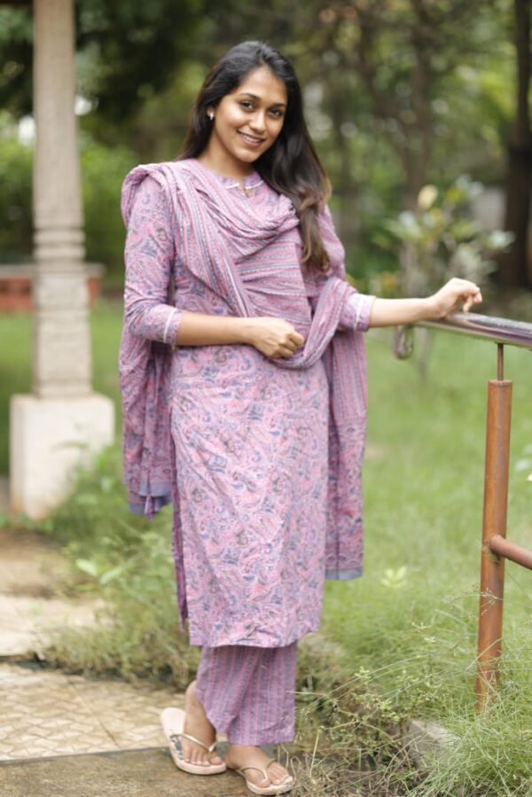 Pastel shaded three piece kurti set - Image 6