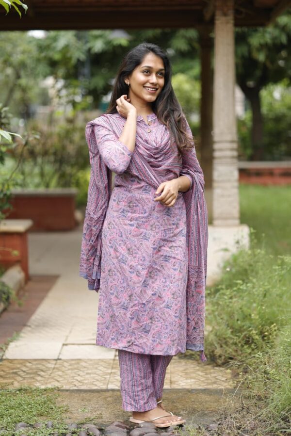 Pastel shaded three piece kurti set - Image 8