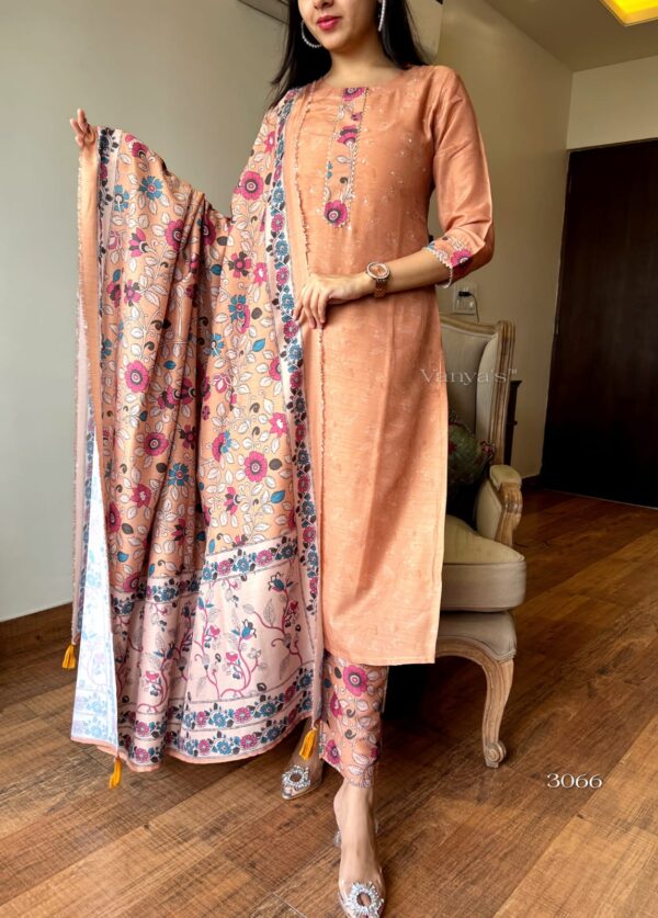 Soft self printed raw muslin suit - Image 2