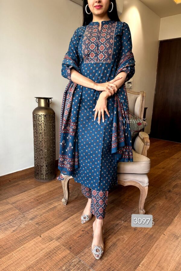 Kurta in Premium cotton in patol print - Image 3