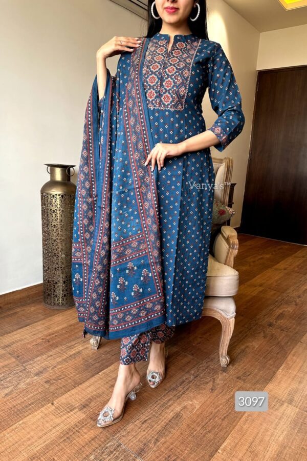 Kurta in Premium cotton in patol print - Image 6