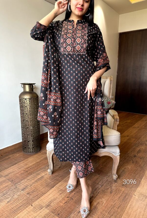 Kurta in Premium cotton in patol print - Image 8