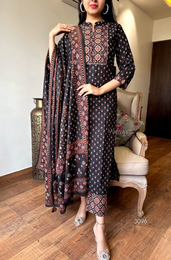 Kurta in Premium cotton in patol print - Image 11